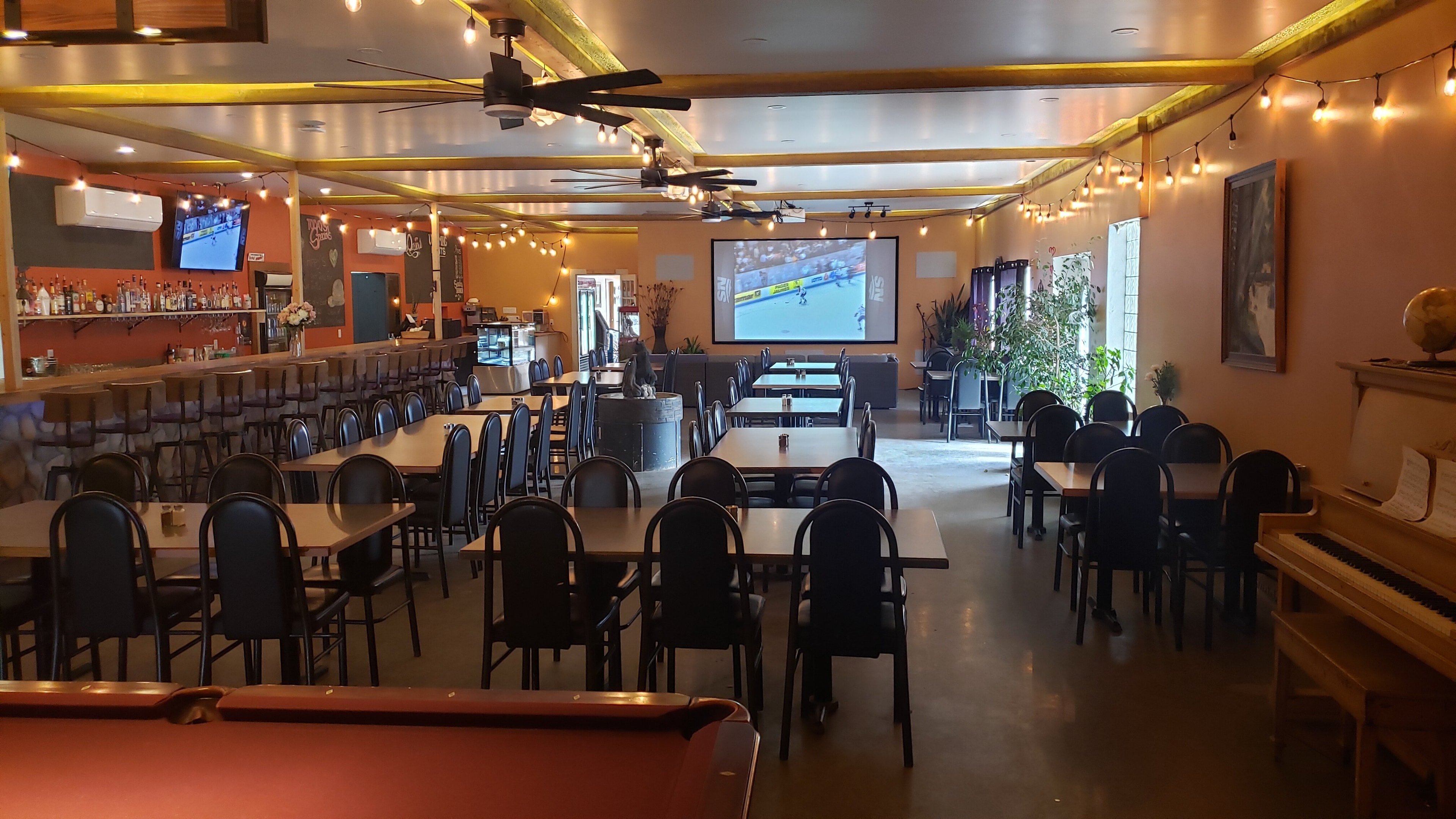 52 Ridge Restaurant & Pub